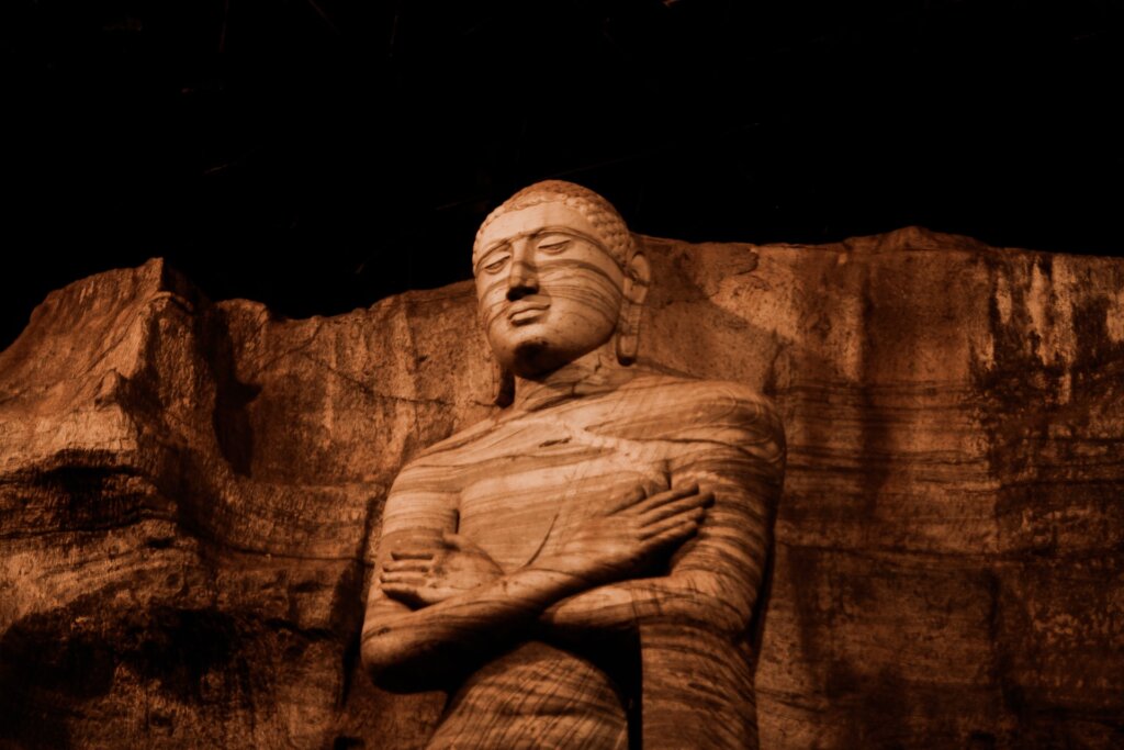 Recitation of Buddhist texts or words of the Buddha is considered white magic to obtain peace or cure sickness © Eddy Billard