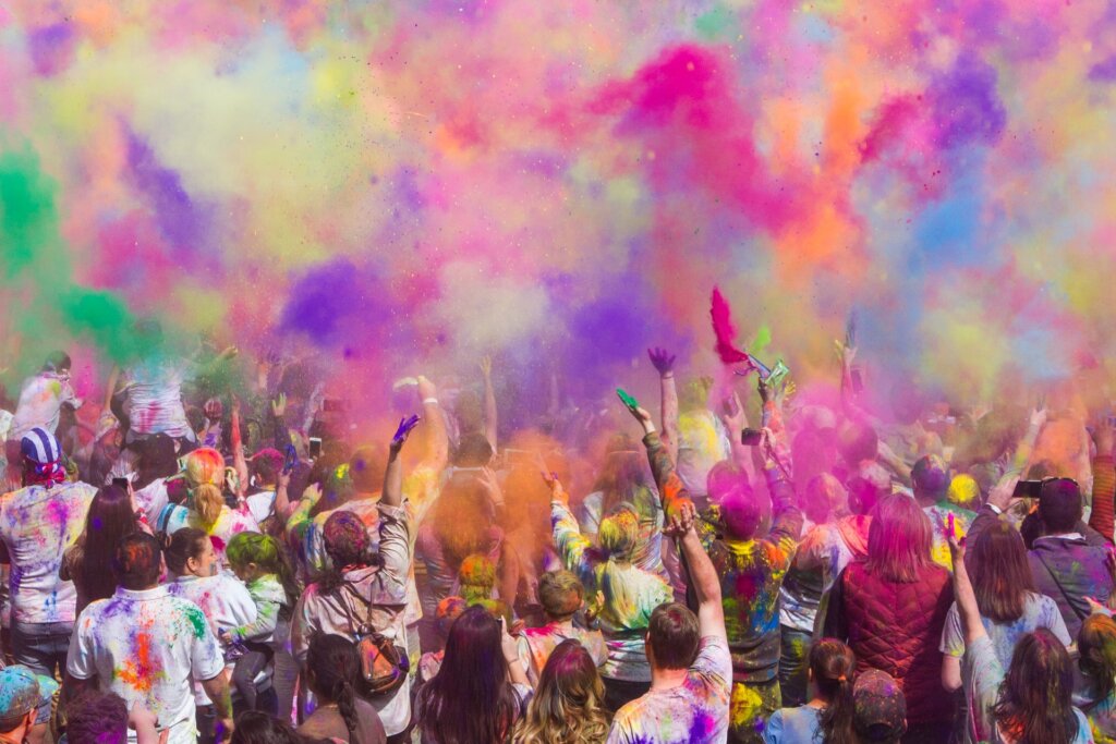 Holi Festival in … Spanish Fork, USA © John Thomas Unsplash