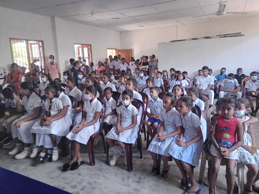 School supplies distribution organised by Renaissance Sri Lanka, Modara, Sri Lanka, September, 17th 2022. © Renaissance Sri Lanka